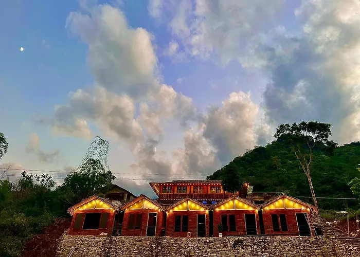 Du Gia Cozy Homestay & Tours